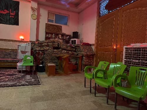 نجف كوفه مقابل مطعم ابن الشام (المسك سابقاً) 