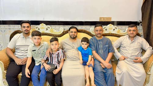 بيت في حلة وردية  خارج خط النفط قرب علوة المخضرات 